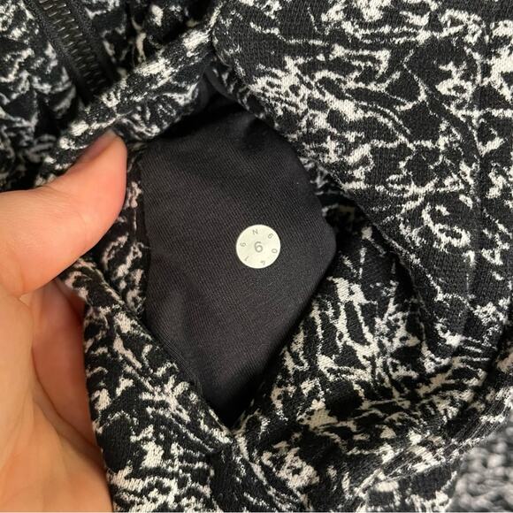 Lululemon Scuba Hoodie Zip Up Jacket IV in Iced Wave White Black / Black 6 - Picture 8 of 11